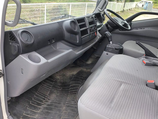 日野デュトロ平ボディ小型（2t・3t）[写真27]