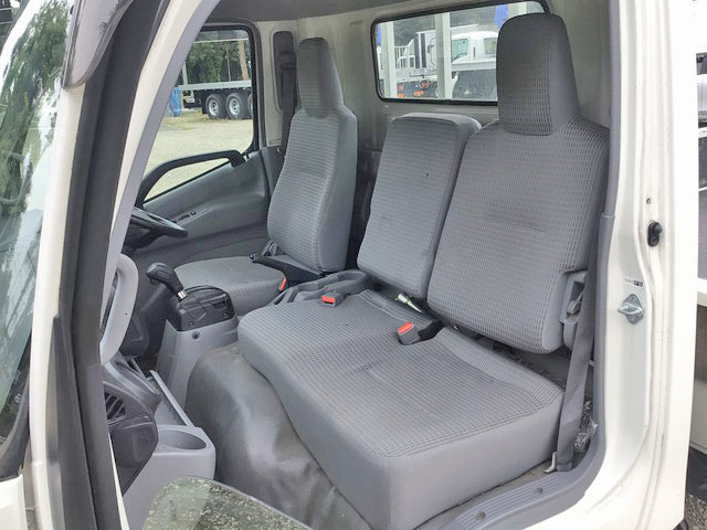 日野デュトロ平ボディ小型（2t・3t）[写真28]