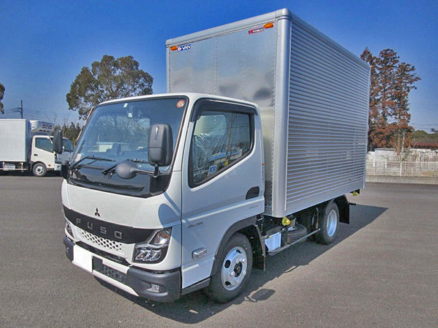 三菱ふそうキャンターアルミバン小型（2t・3t）[写真01]