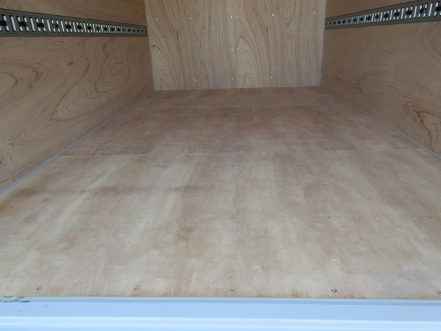 三菱ふそうキャンターアルミバン小型（2t・3t）[写真03]