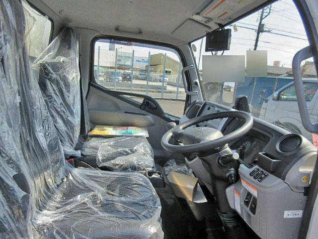 三菱ふそうキャンターアルミバン小型（2t・3t）[写真07]