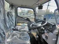 三菱ふそうキャンターアルミバン小型（2t・3t）[写真07]