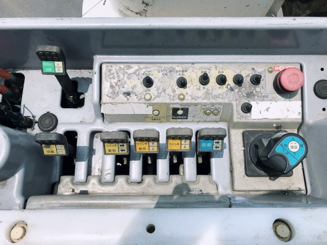 いすゞエルフ高所作業車小型（2t・3t）[写真17]