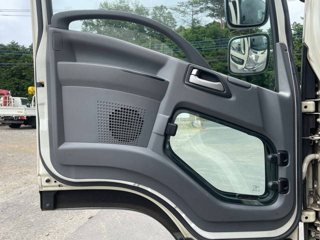 いすゞフォワード冷凍車（冷蔵車）増トン（6t・8t）[写真24]