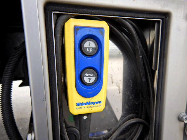 UDトラックスコンドルアルミウイング増トン（6t・8t）[写真13]