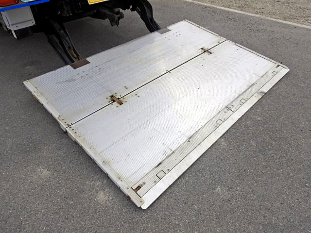 UDトラックスコンドルアルミウイング増トン（6t・8t）[写真15]