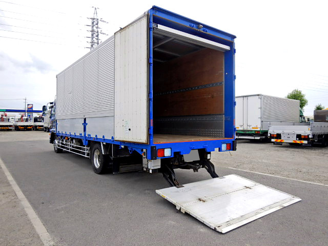 UDトラックスコンドルアルミウイング増トン（6t・8t）[写真02]