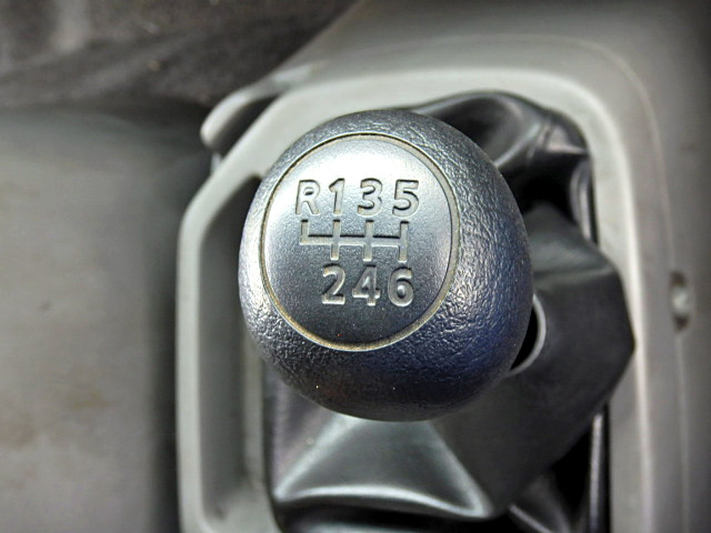 UDトラックスコンドルアルミウイング増トン（6t・8t）[写真28]