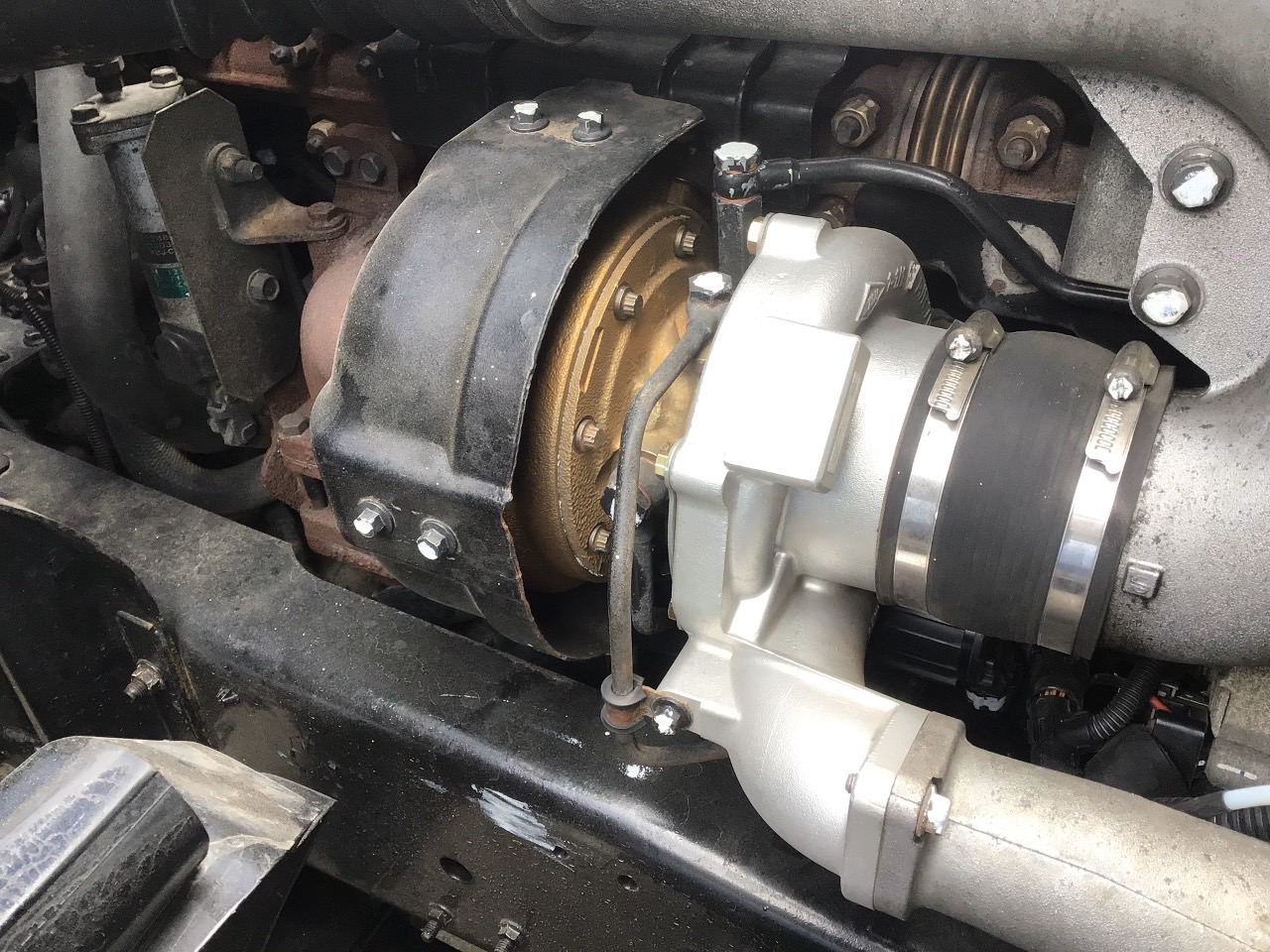 UDトラックスコンドルアルミウイング増トン（6t・8t）[写真03]