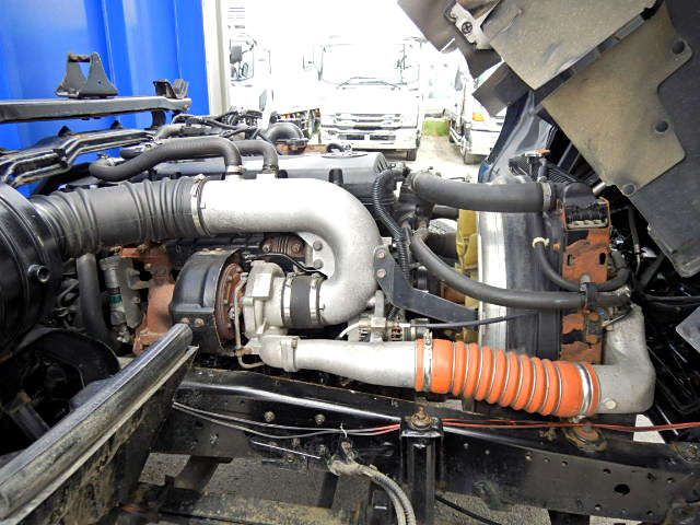 UDトラックスコンドルアルミウイング増トン（6t・8t）[写真36]