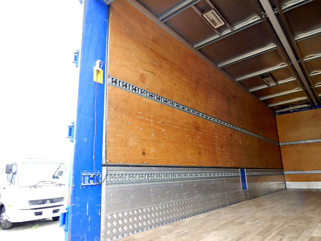 UDトラックスコンドルアルミウイング増トン（6t・8t）[写真07]