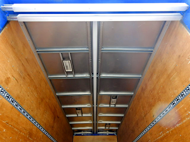 UDトラックスコンドルアルミウイング増トン（6t・8t）[写真09]