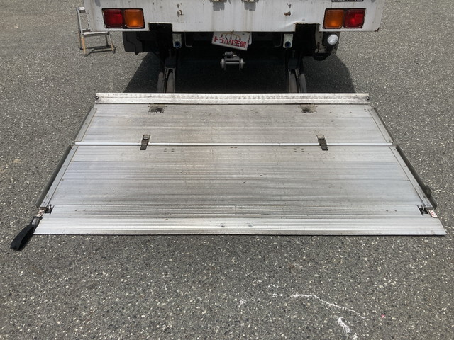 いすゞフォワードアルミバン中型（4t）[写真13]