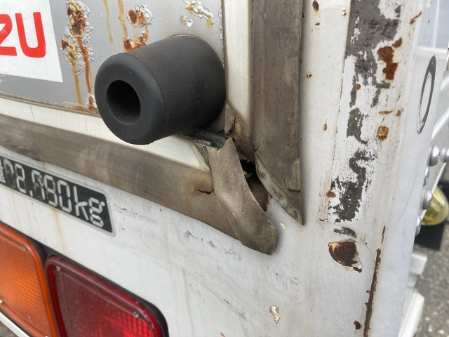 いすゞフォワードアルミバン中型（4t）[写真16]