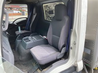 いすゞフォワードアルミバン中型（4t）[写真26]