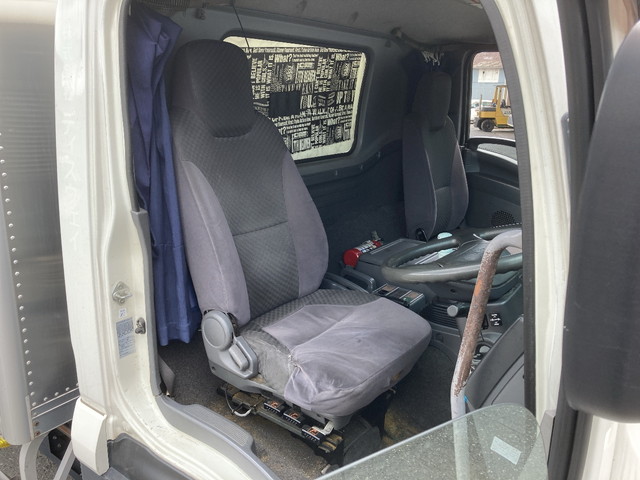 いすゞフォワードアルミバン中型（4t）[写真27]