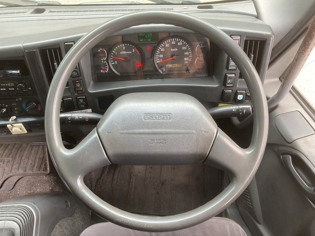 いすゞフォワードアルミバン中型（4t）[写真31]