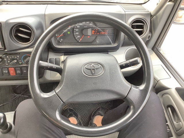 トヨタダイナ平ボディ小型（2t・3t）[写真31]