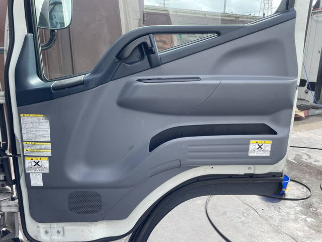 三菱ふそうキャンター冷凍車（冷蔵車）小型（2t・3t）[写真23]