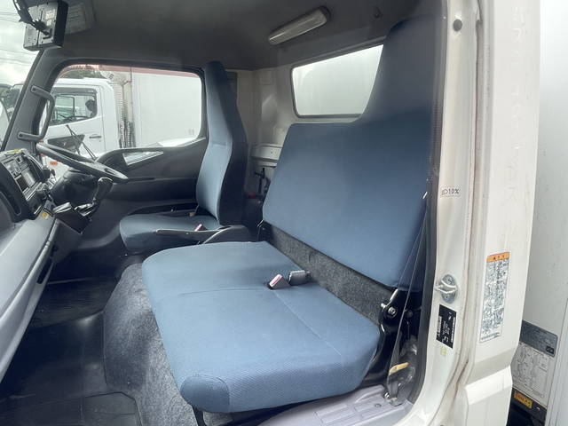 三菱ふそうキャンター冷凍車（冷蔵車）小型（2t・3t）[写真24]