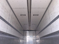 いすゞギガアルミウイング大型（10t）[写真10]