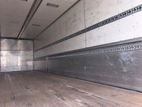 いすゞギガアルミウイング大型（10t）[写真12]