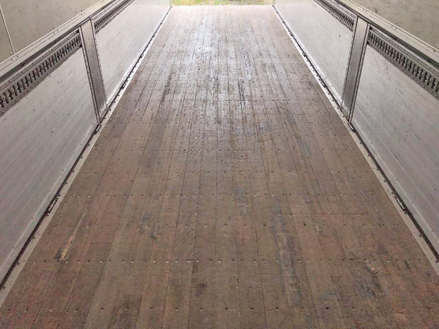 いすゞギガアルミウイング大型（10t）[写真15]