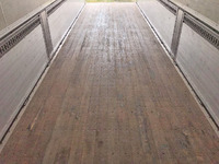 いすゞギガアルミウイング大型（10t）[写真15]