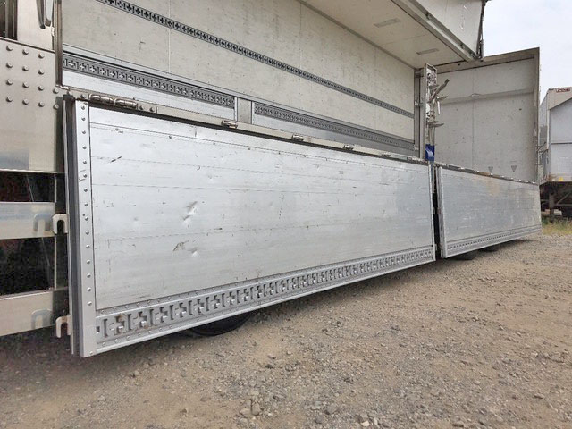 いすゞギガアルミウイング大型（10t）[写真17]