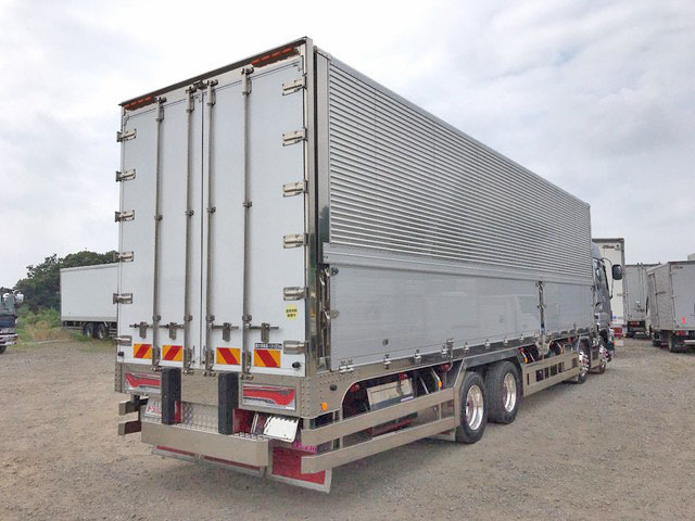 いすゞギガアルミウイング大型（10t）[写真02]