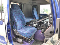 いすゞギガアルミウイング大型（10t）[写真34]