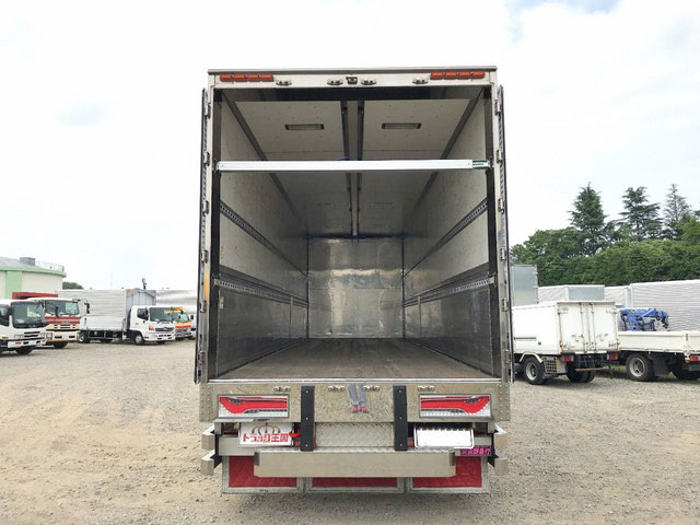 いすゞギガアルミウイング大型（10t）[写真09]