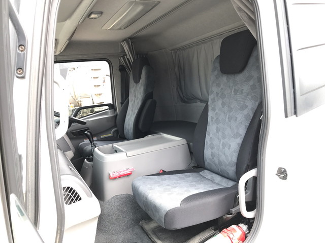 UDトラックスコンドルアルミバン中型（4t）[写真25]