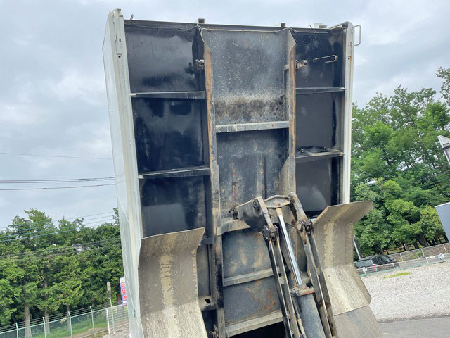 いすゞフォワード深ダンプ（土砂禁ダンプ）中型（4t）[写真17]