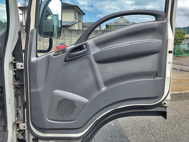 いすゞエルフ冷凍車（冷蔵車）小型（2t・3t）[写真27]