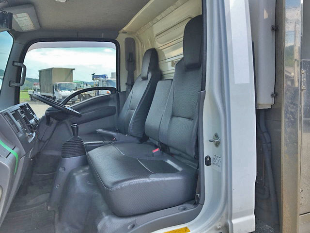 いすゞエルフ冷凍車（冷蔵車）小型（2t・3t）[写真28]