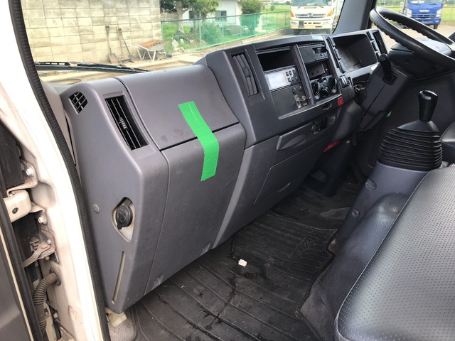 いすゞエルフ冷凍車（冷蔵車）小型（2t・3t）[写真30]