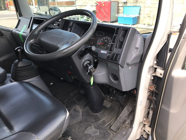 いすゞエルフ冷凍車（冷蔵車）小型（2t・3t）[写真31]