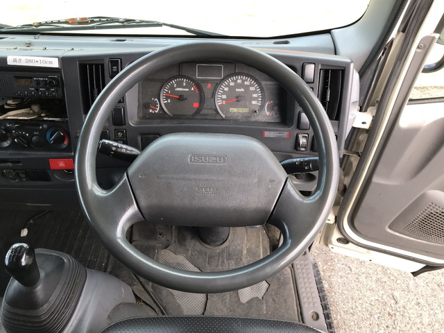 いすゞエルフ冷凍車（冷蔵車）小型（2t・3t）[写真33]