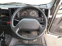 いすゞエルフ冷凍車（冷蔵車）小型（2t・3t）[写真33]