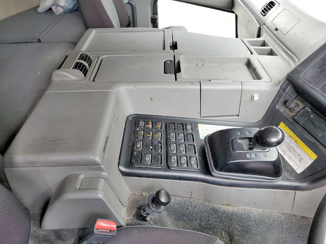 三菱ふそうスーパーグレートパネルウイング大型（10t）[写真35]