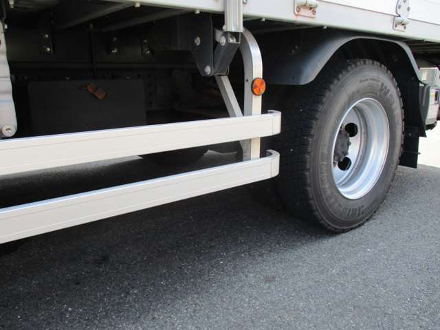 三菱ふそうキャンターアルミウイング小型（2t・3t）[写真15]