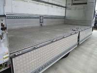 日野レンジャー冷蔵冷凍ウイング中型（4t）[写真13]