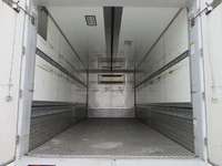 日野レンジャー冷蔵冷凍ウイング中型（4t）[写真15]