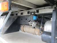 日野レンジャー冷蔵冷凍ウイング中型（4t）[写真20]