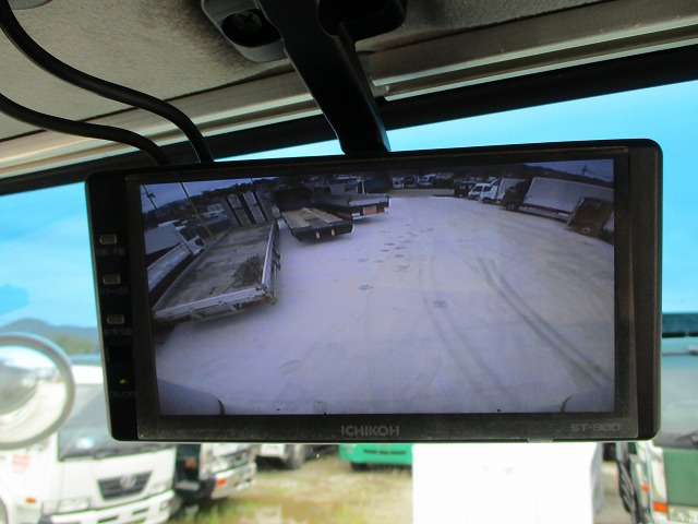 日野レンジャー冷蔵冷凍ウイング中型（4t）[写真23]