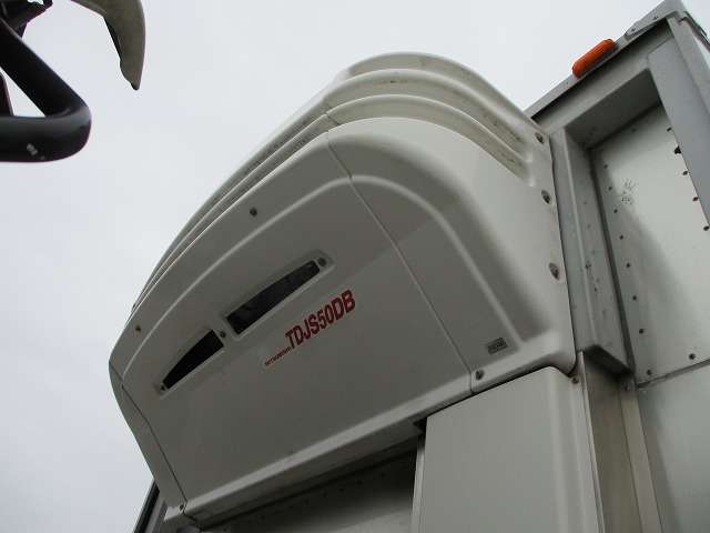 日野レンジャー冷蔵冷凍ウイング中型（4t）[写真27]