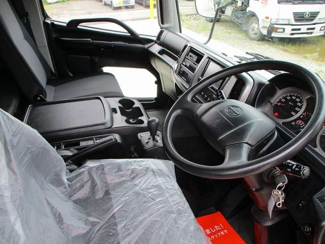 日野レンジャー冷蔵冷凍ウイング中型（4t）[写真05]