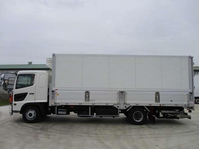 日野レンジャー冷蔵冷凍ウイング中型（4t）[写真09]