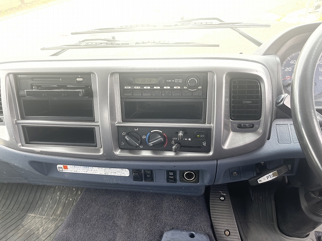 日野レンジャーセルフクレーン4段増トン（6t・8t）[写真35]